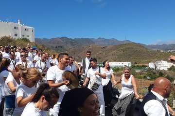 Unas 1.200 personas dan vida a una nueva edición de la Traída del Agua (Foto Francisco Javier Santana y TA)